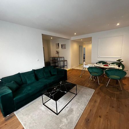 105 Quadratmeter Apartment, Parkplatz, Kinderfreundlich, 6 Personen, Wifi, Vollausgestattete Kueche, Crimmitschau Exterior photo