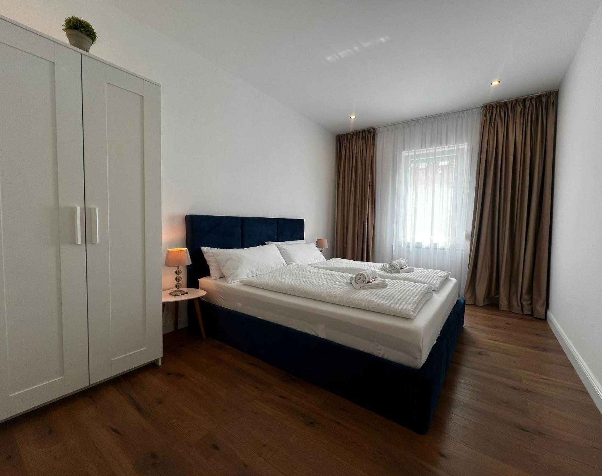 105 Quadratmeter Apartment, Parkplatz, Kinderfreundlich, 6 Personen, Wifi, Vollausgestattete Kueche, Crimmitschau Exterior photo