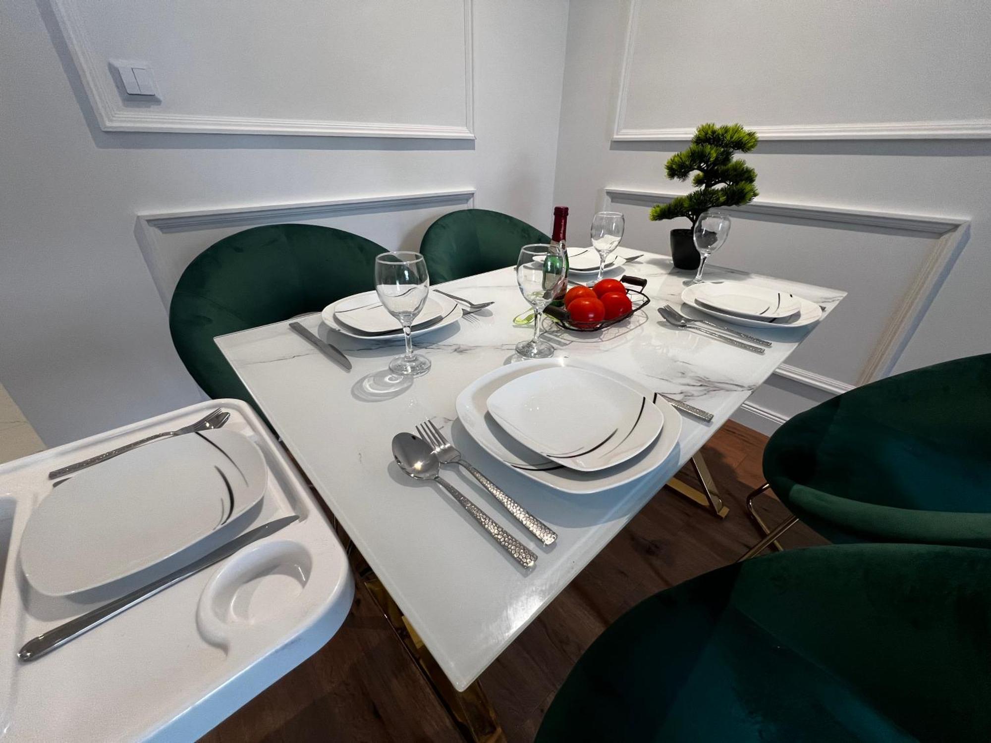 105 Quadratmeter Apartment, Parkplatz, Kinderfreundlich, 6 Personen, Wifi, Vollausgestattete Kueche, Crimmitschau Exterior photo